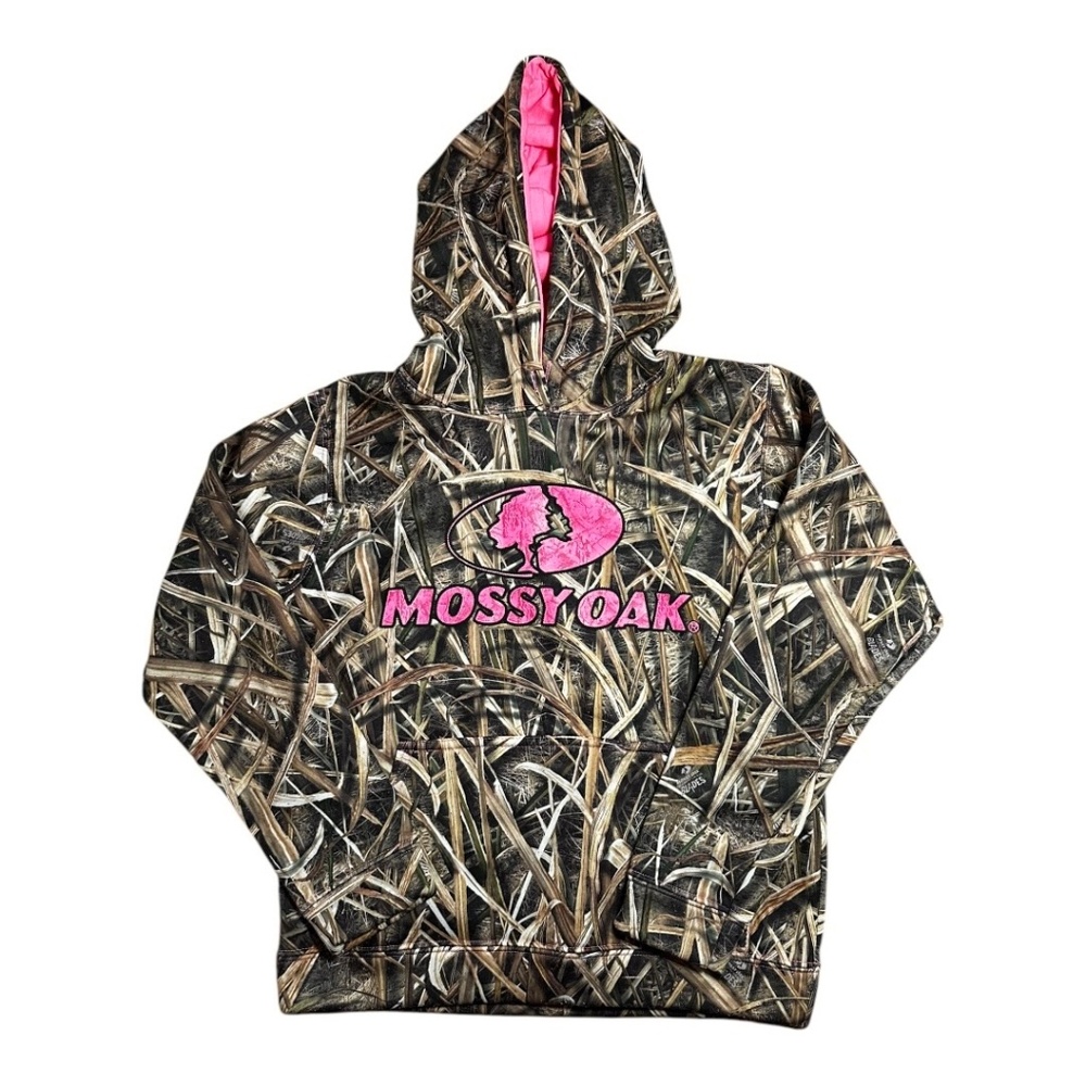 mossy oak women’s hoodie with pink accents